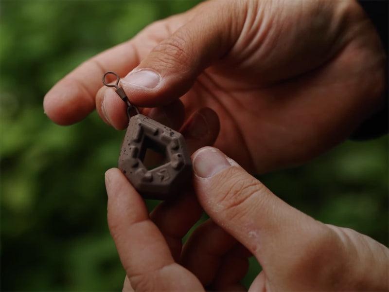 Delphin CyberBARBED ólomsúly nyílással